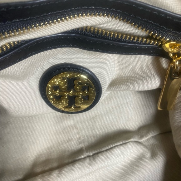 Tory Burch Black Leather Crossbody Bag with Gold Chain - Picture 9 of 12